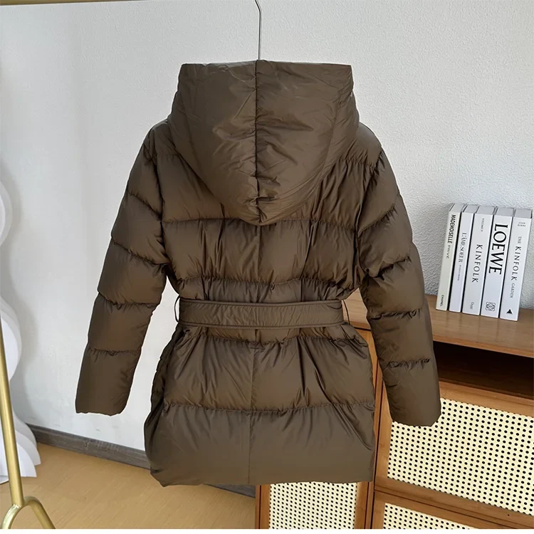 Chaqueta con capucha sanda